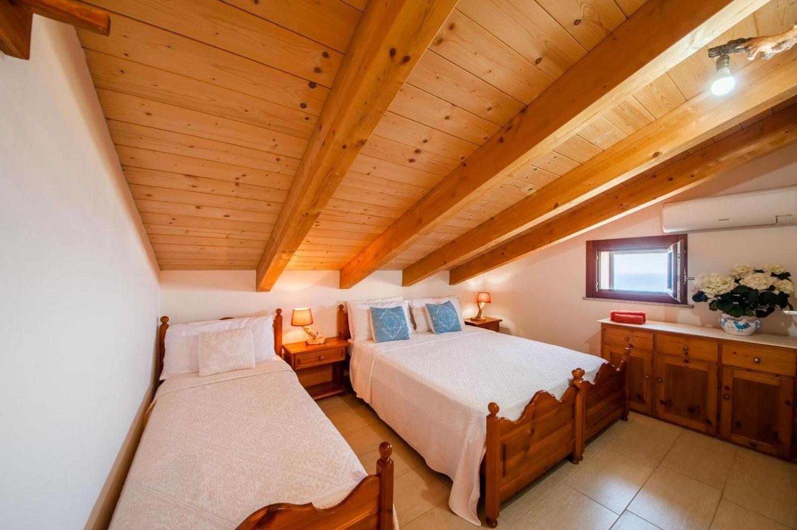 La Casa Di Mannazzotta 2 Bed & Breakfast กัสเตลซาร์โด ภายนอก รูปภาพ